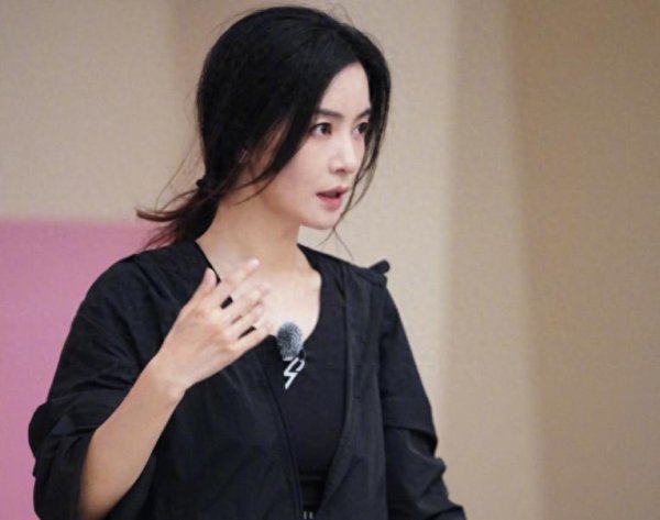 九游体育app官网李晟团有：吴宣仪、陈德容、黄英、马吟吟-九游体育官网 九游娱乐「NineGameSports」官方网站